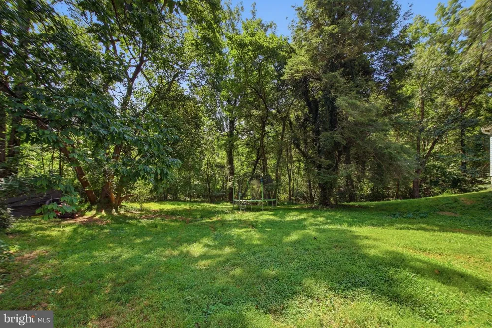 8053 ROCKY LANE Warrenton, VA 20187