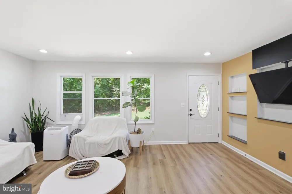 8053 ROCKY LANE Warrenton, VA 20187