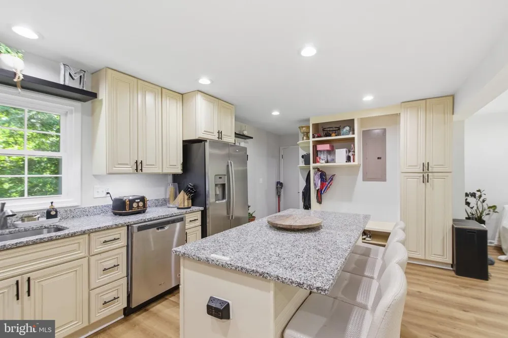 8053 ROCKY LANE Warrenton, VA 20187