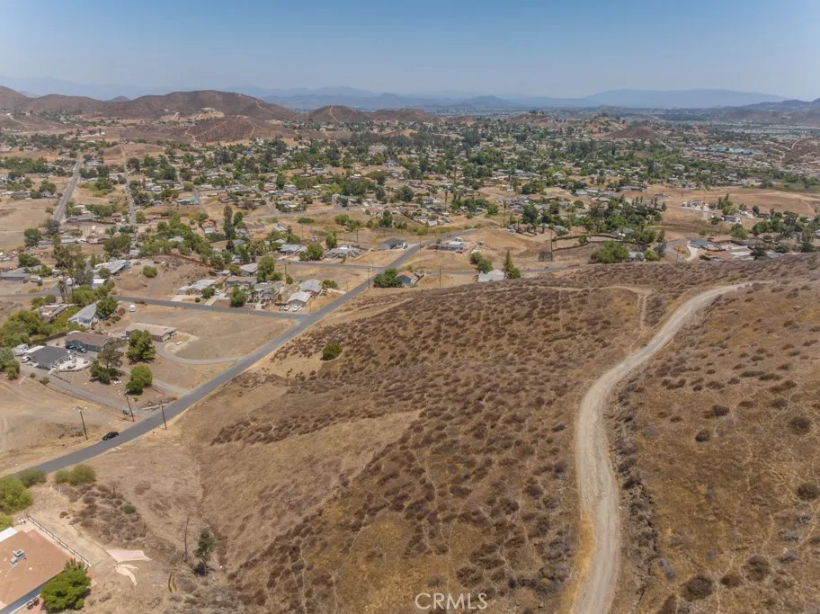 28305 Connecticut Menifee, CA 92587