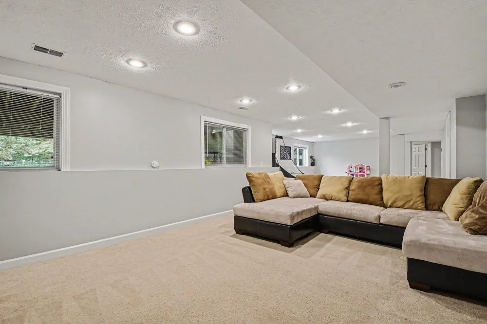 1219 Stoneshire Drive SE Grand Rapids, MI 49546