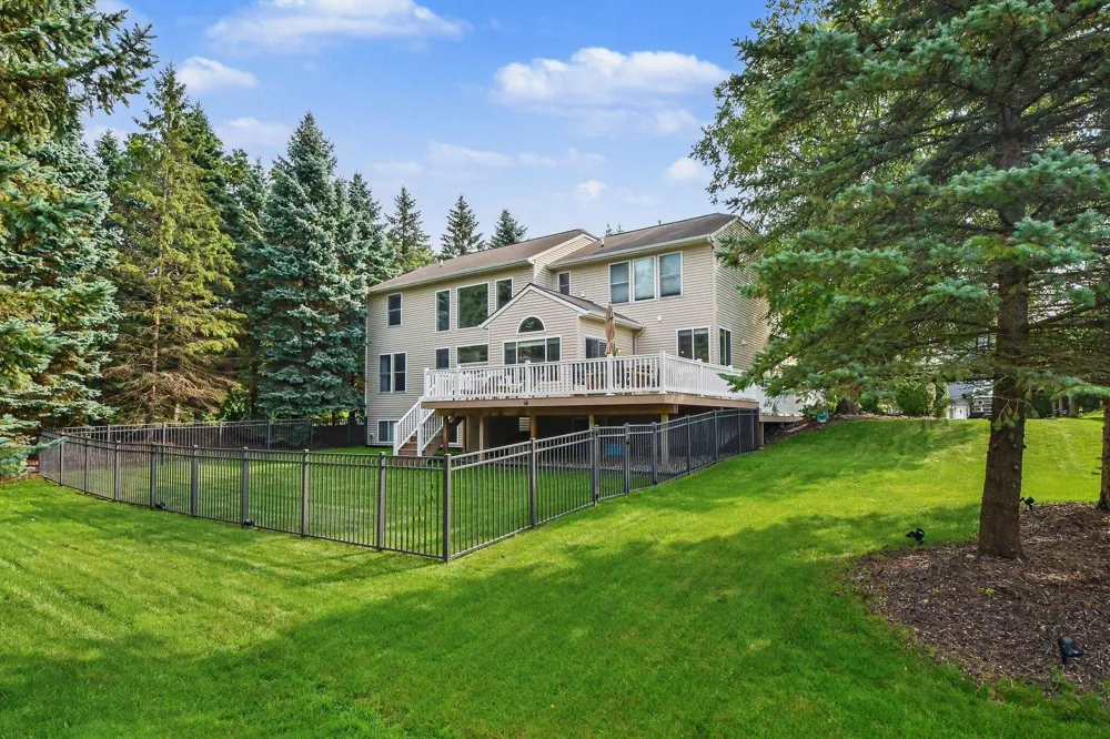 1219 Stoneshire Drive SE Grand Rapids, MI 49546