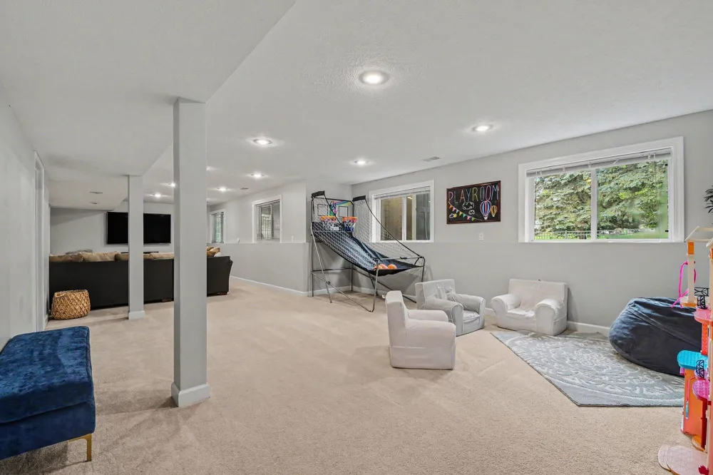1219 Stoneshire Drive SE Grand Rapids, MI 49546