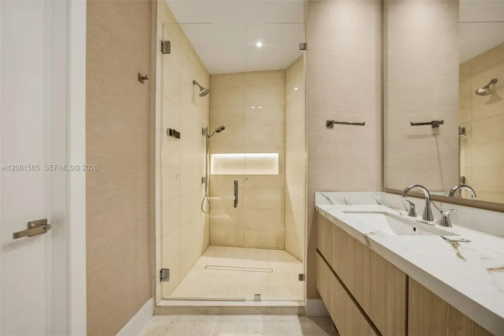 901 Brickell Key Blvd #3708 Miami, FL 33131