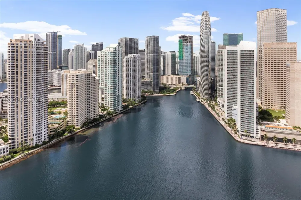 901 Brickell Key Blvd #3708 Miami, FL 33131