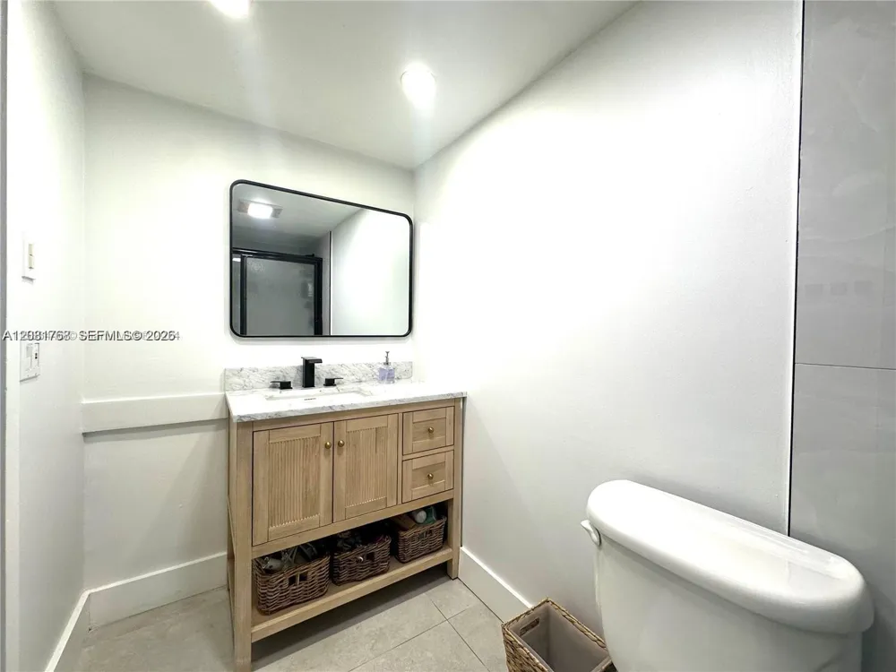 620 NE 12th Ave #102 Hallandale Beach, FL 33009