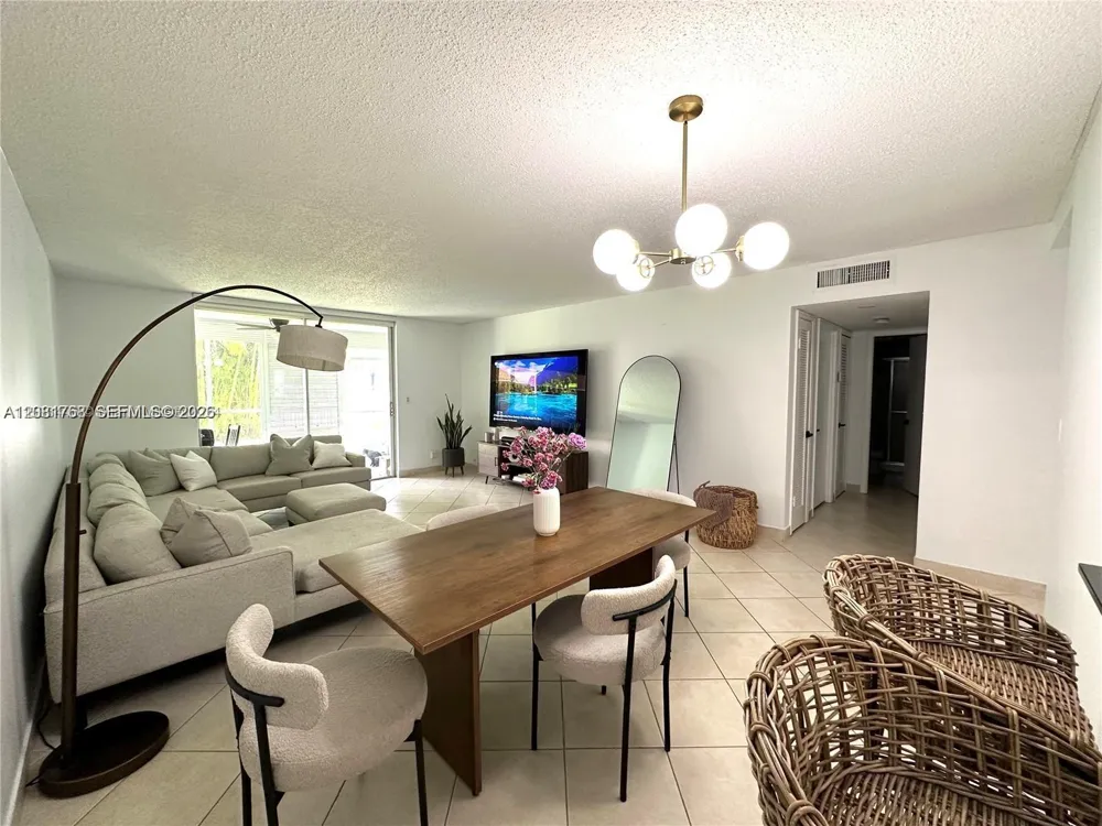 620 NE 12th Ave #102 Hallandale Beach, FL 33009