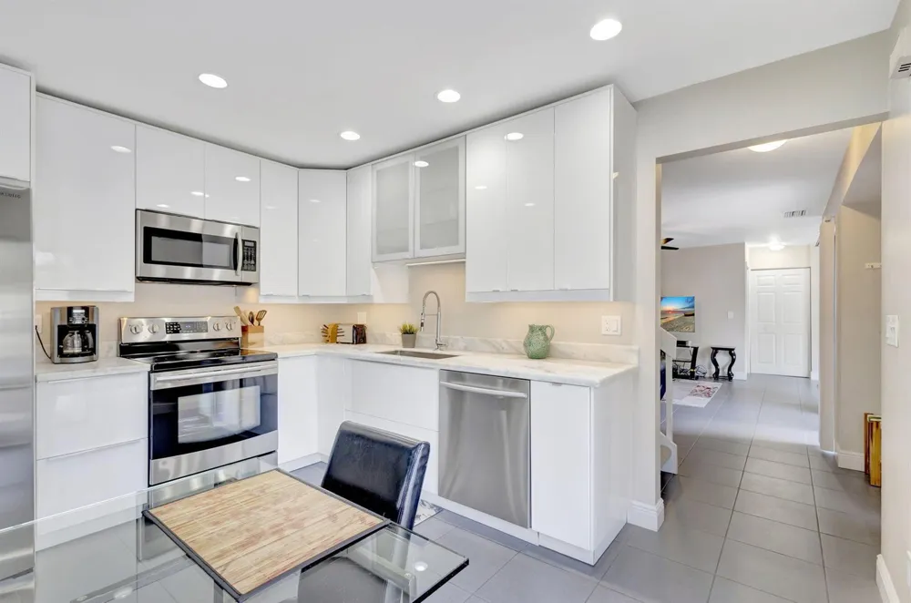 363 Prestwick Circle #1 Palm Beach Gardens, FL 33418