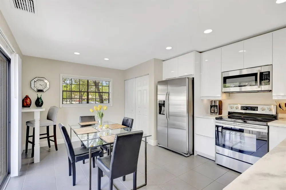 363 Prestwick Circle #1 Palm Beach Gardens, FL 33418