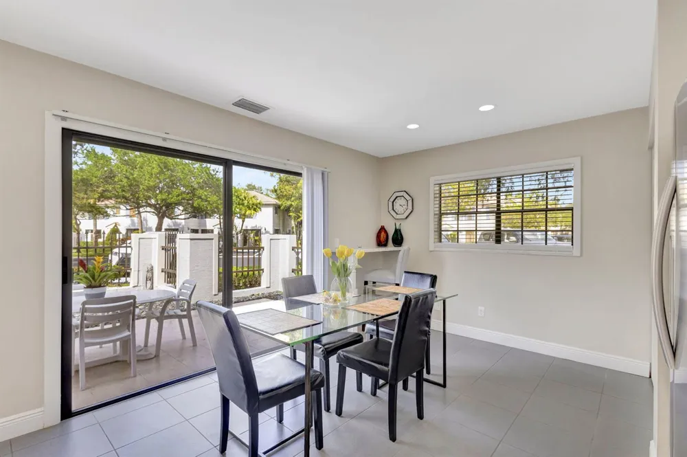 363 Prestwick Circle #1 Palm Beach Gardens, FL 33418