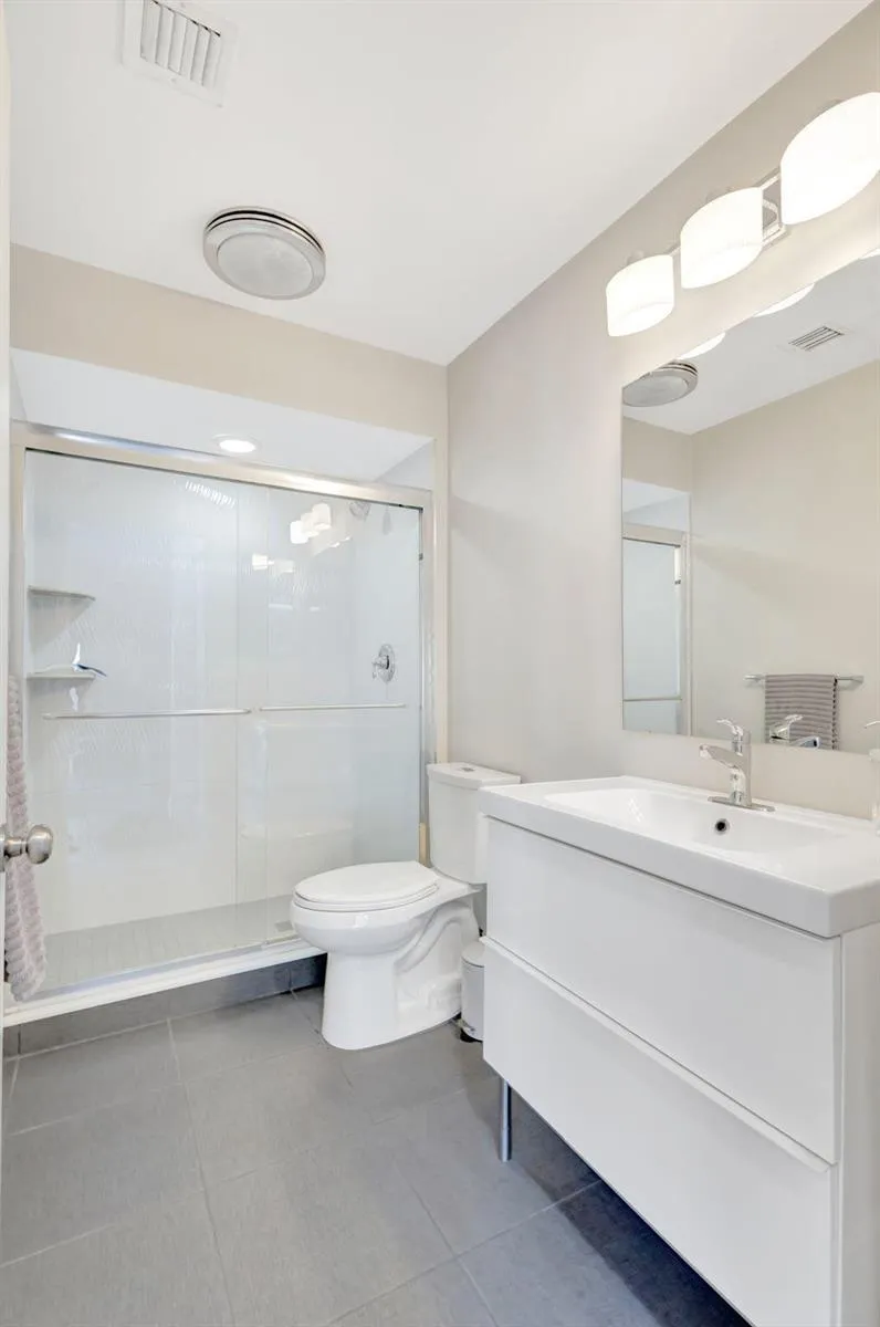 363 Prestwick Circle #1 Palm Beach Gardens, FL 33418