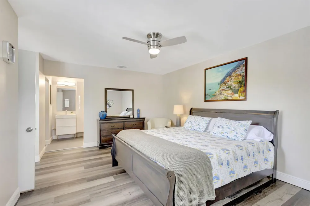 363 Prestwick Circle #1 Palm Beach Gardens, FL 33418