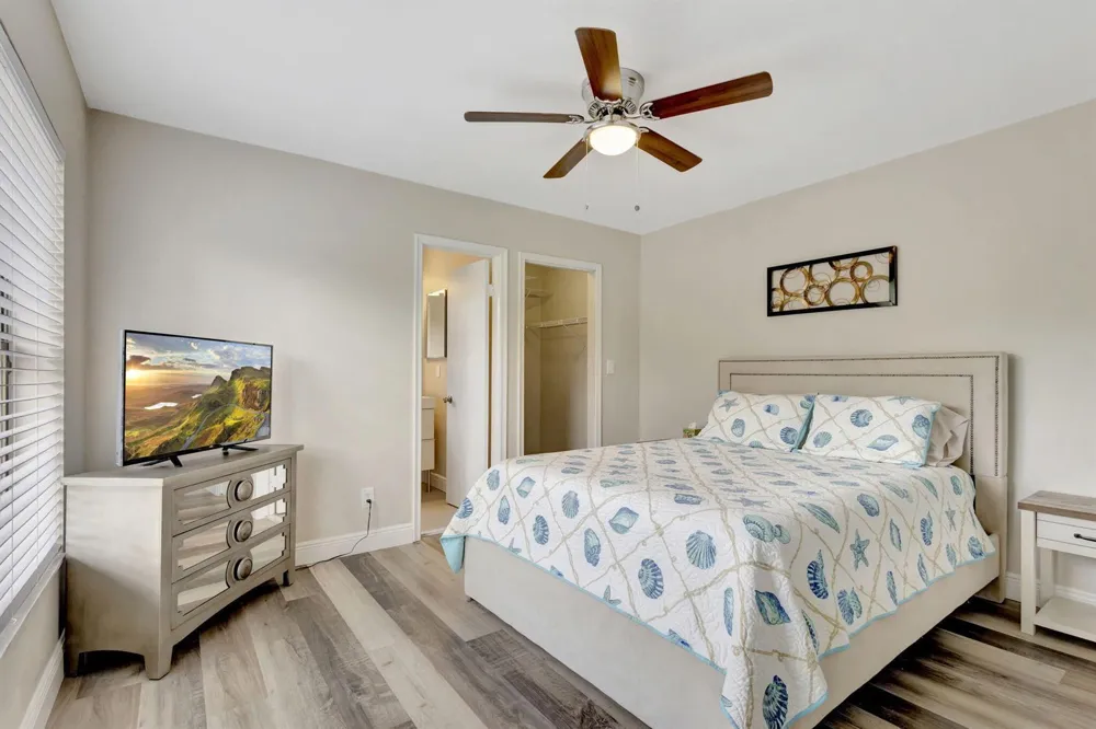 363 Prestwick Circle #1 Palm Beach Gardens, FL 33418