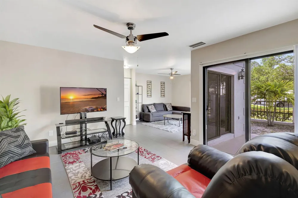 363 Prestwick Circle #1 Palm Beach Gardens, FL 33418