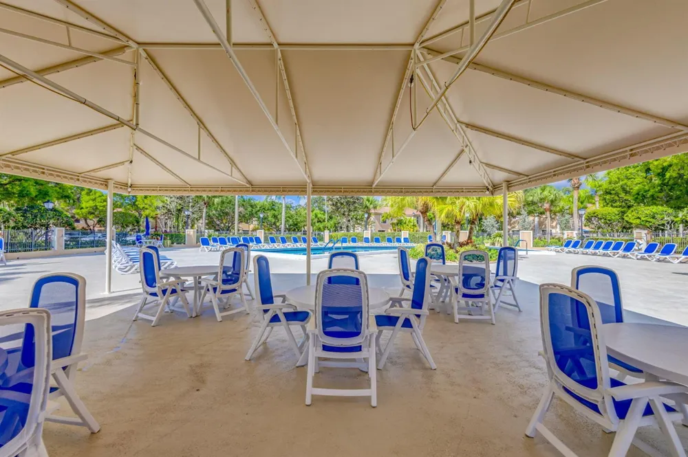 363 Prestwick Circle #1 Palm Beach Gardens, FL 33418