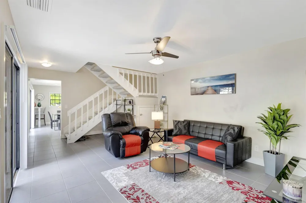 363 Prestwick Circle #1 Palm Beach Gardens, FL 33418