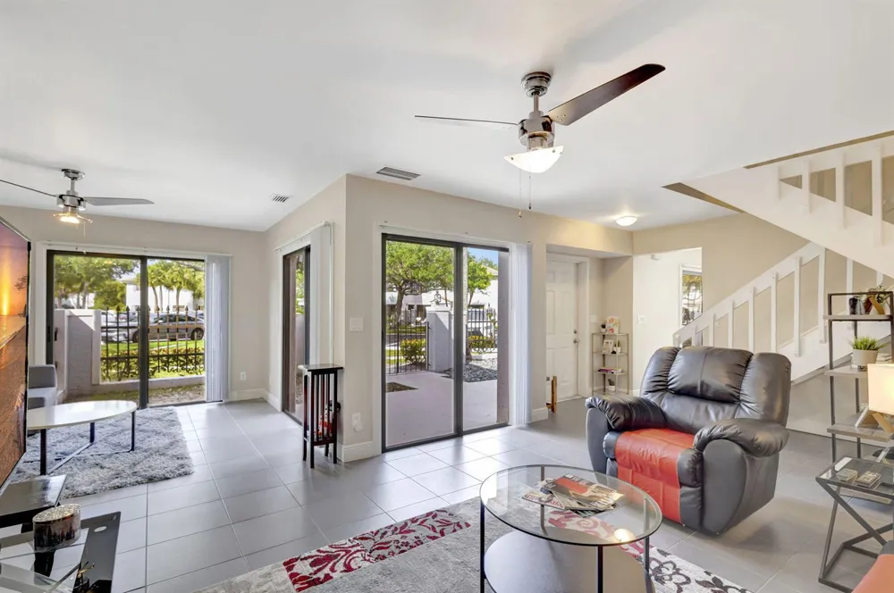 363 Prestwick Circle #1 Palm Beach Gardens, FL 33418