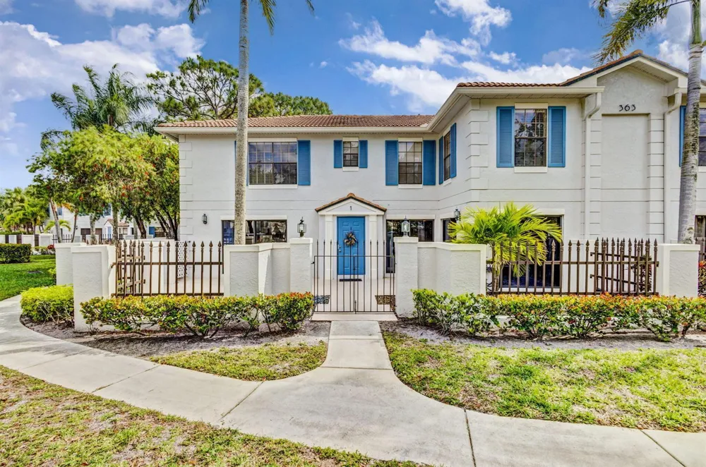 363 Prestwick Circle #1 Palm Beach Gardens, FL 33418