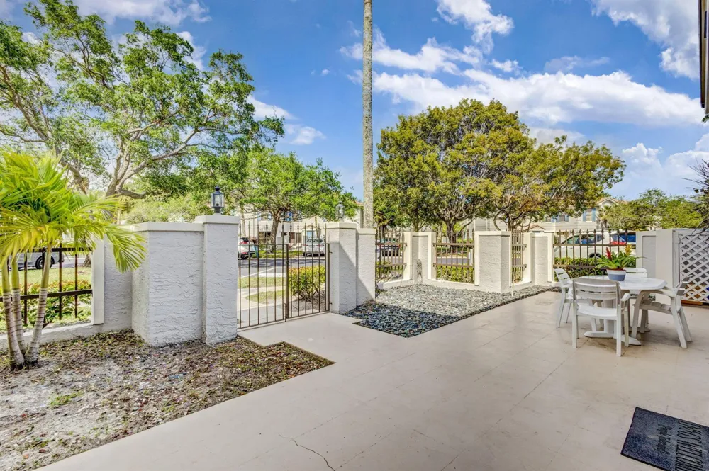 363 Prestwick Circle #1 Palm Beach Gardens, FL 33418