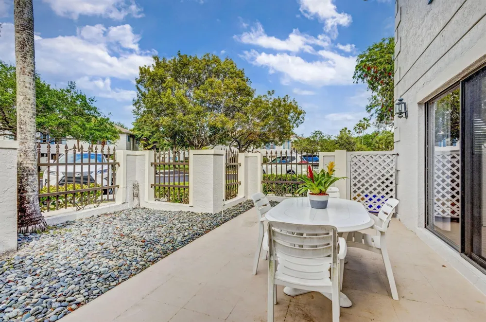 363 Prestwick Circle #1 Palm Beach Gardens, FL 33418