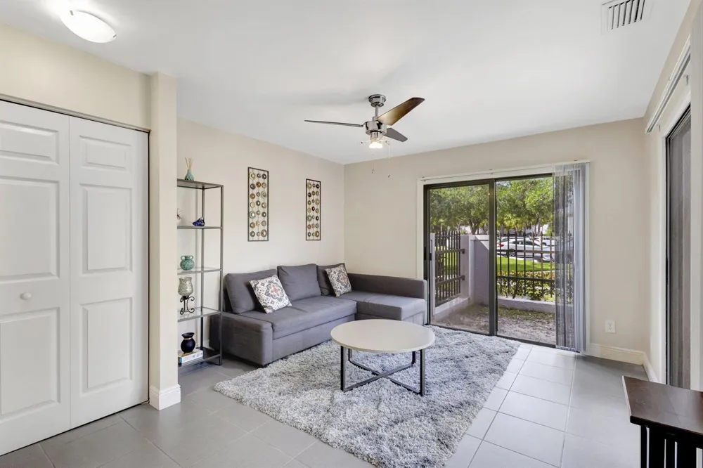 363 Prestwick Circle #1 Palm Beach Gardens, FL 33418