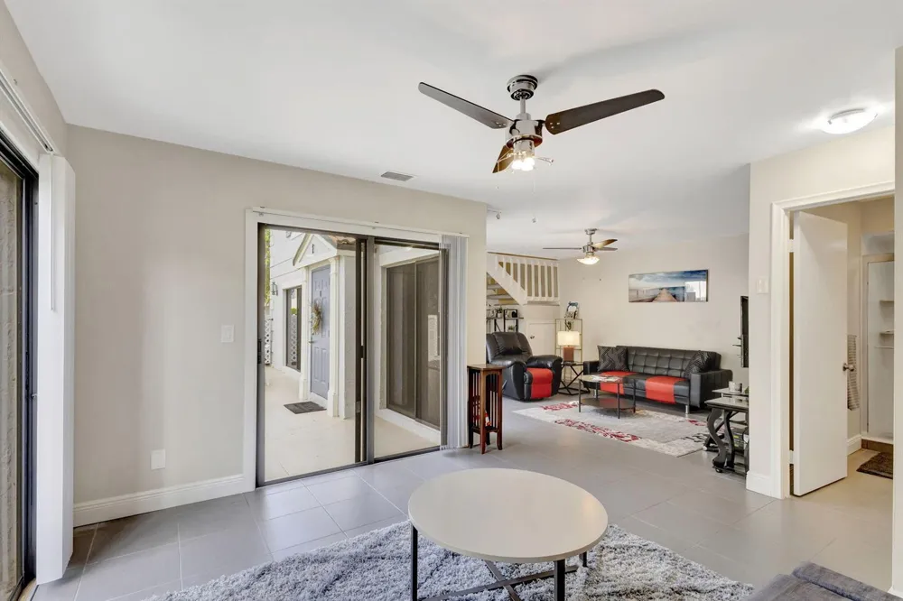 363 Prestwick Circle #1 Palm Beach Gardens, FL 33418