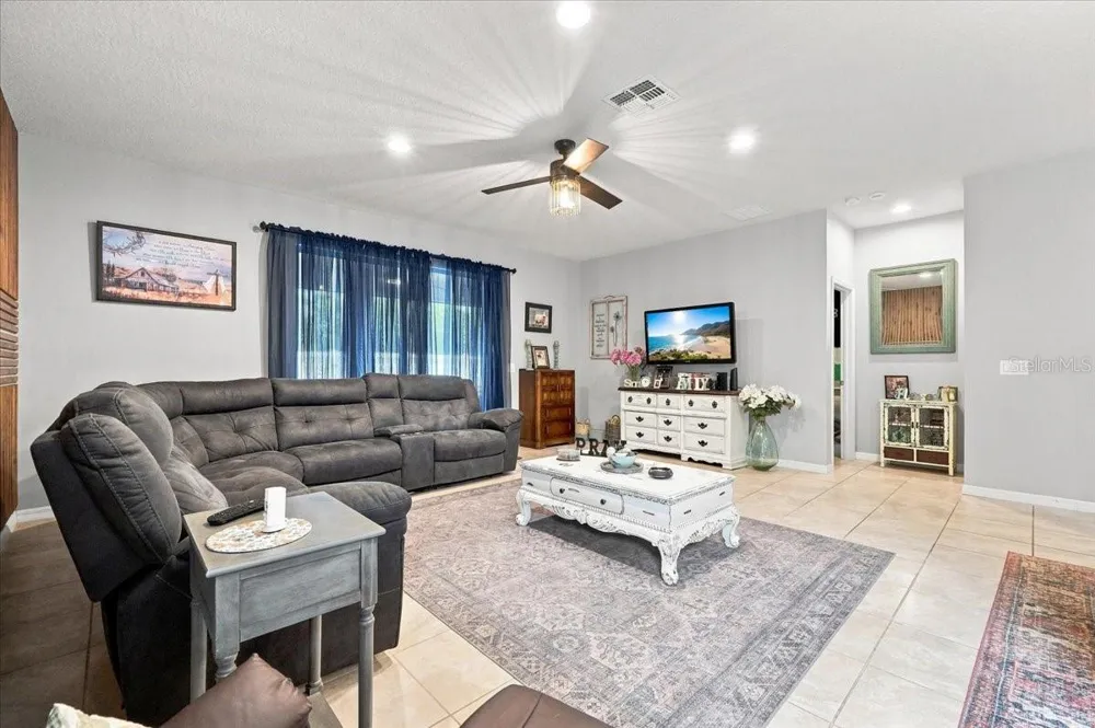 8662 RINDGE ROAD Polk City, FL 33868