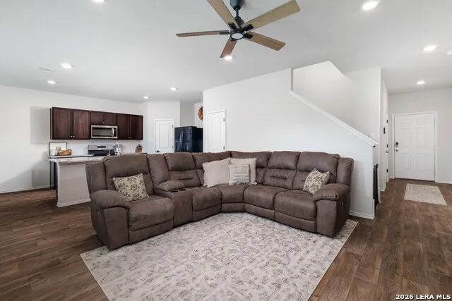 5024 Snap Hook San Antonio, TX 78261