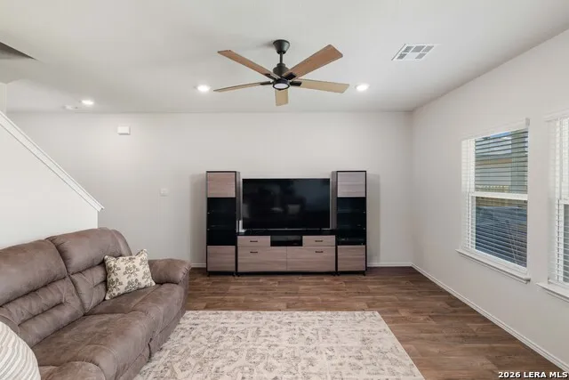 5024 Snap Hook San Antonio, TX 78261