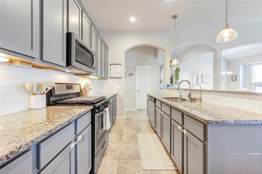 34 Indian Wells Drive Manvel, TX 77578