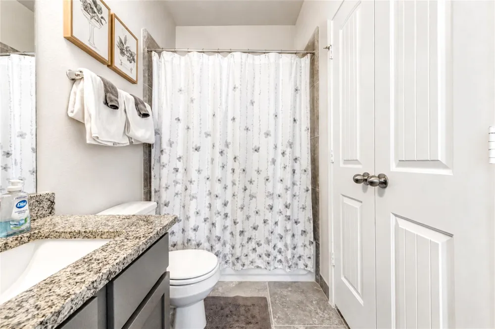 34 Indian Wells Drive Manvel, TX 77578