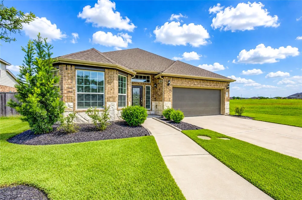 34 Indian Wells Drive Manvel, TX 77578