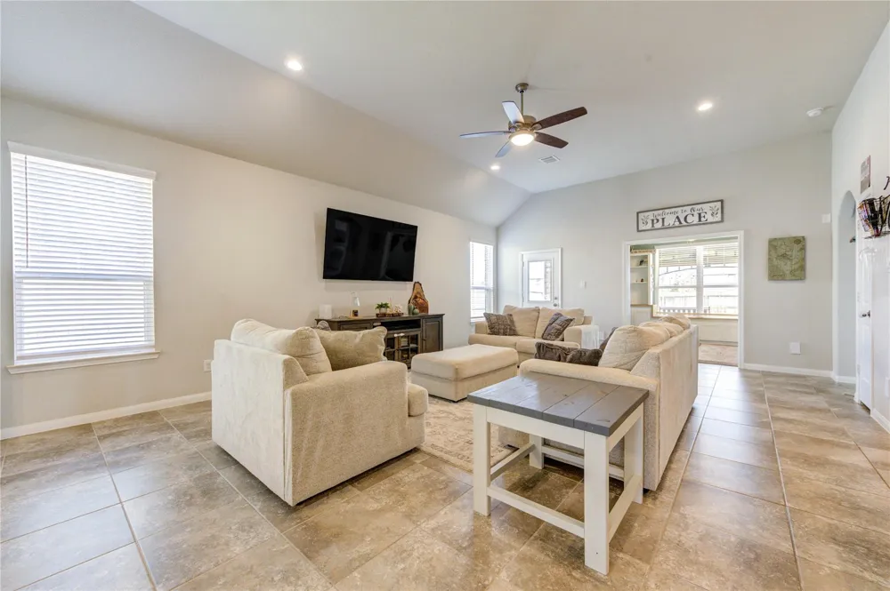 34 Indian Wells Drive Manvel, TX 77578