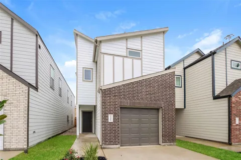 15208 Estrella East