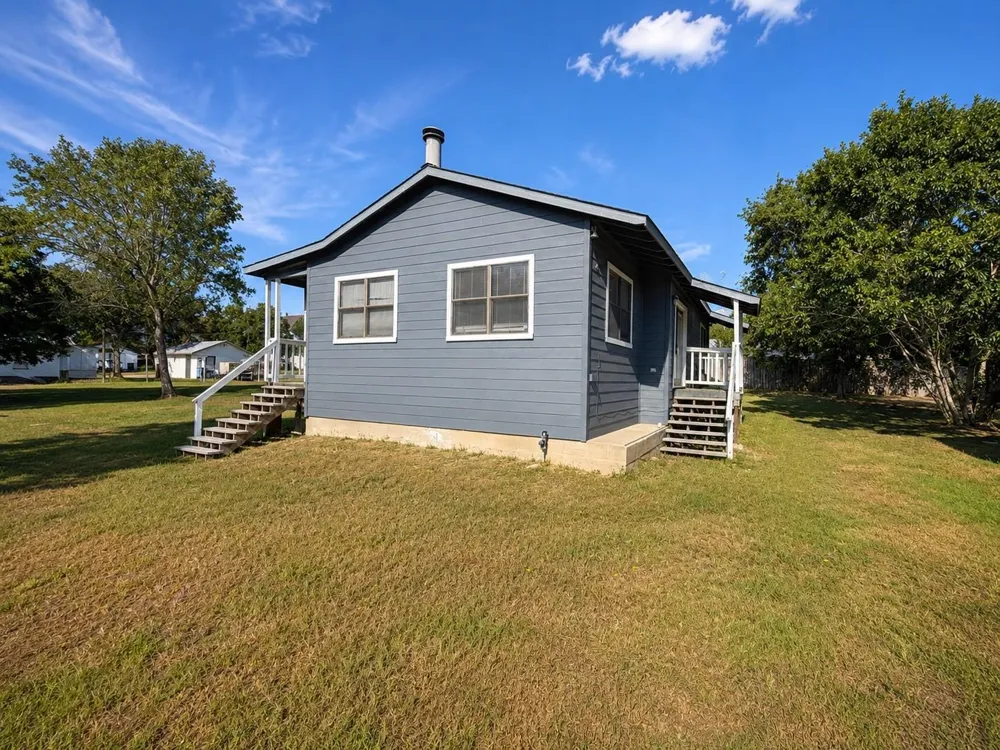 1036 15th Street Hempstead, TX 77445
