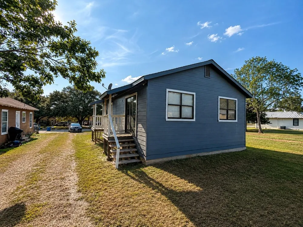 1036 15th Street Hempstead, TX 77445