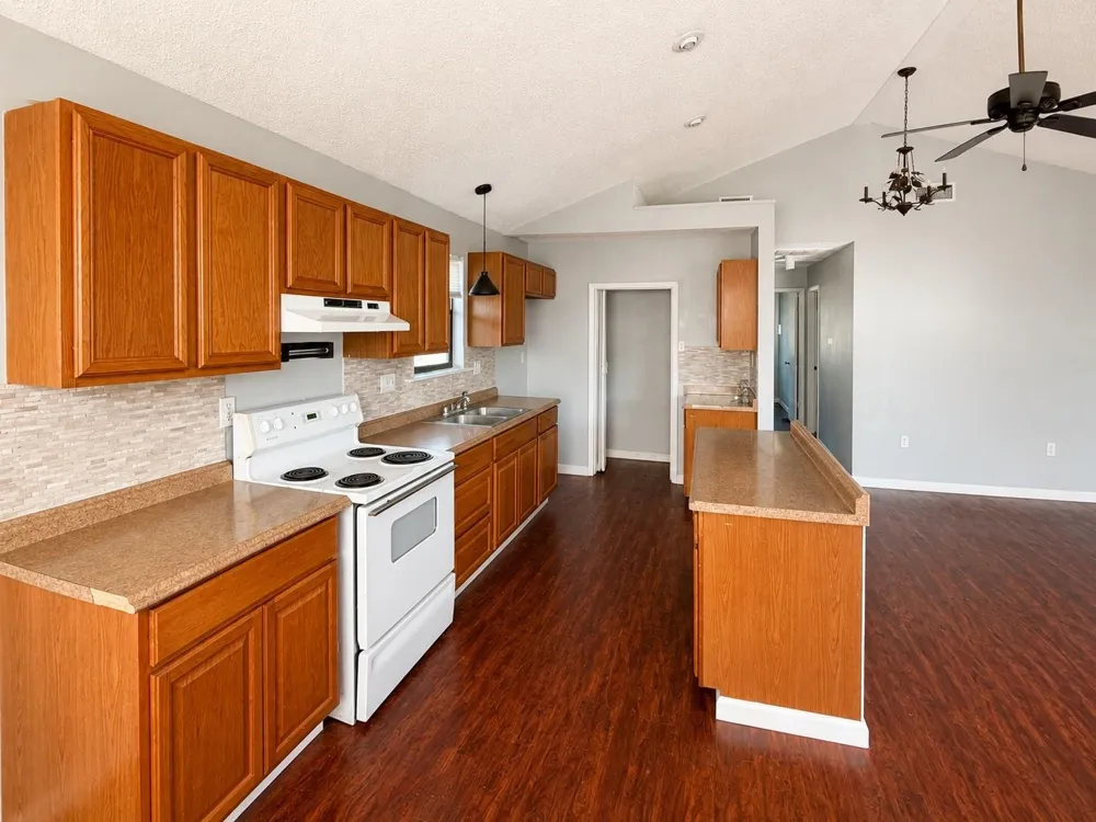 1036 15th Street Hempstead, TX 77445