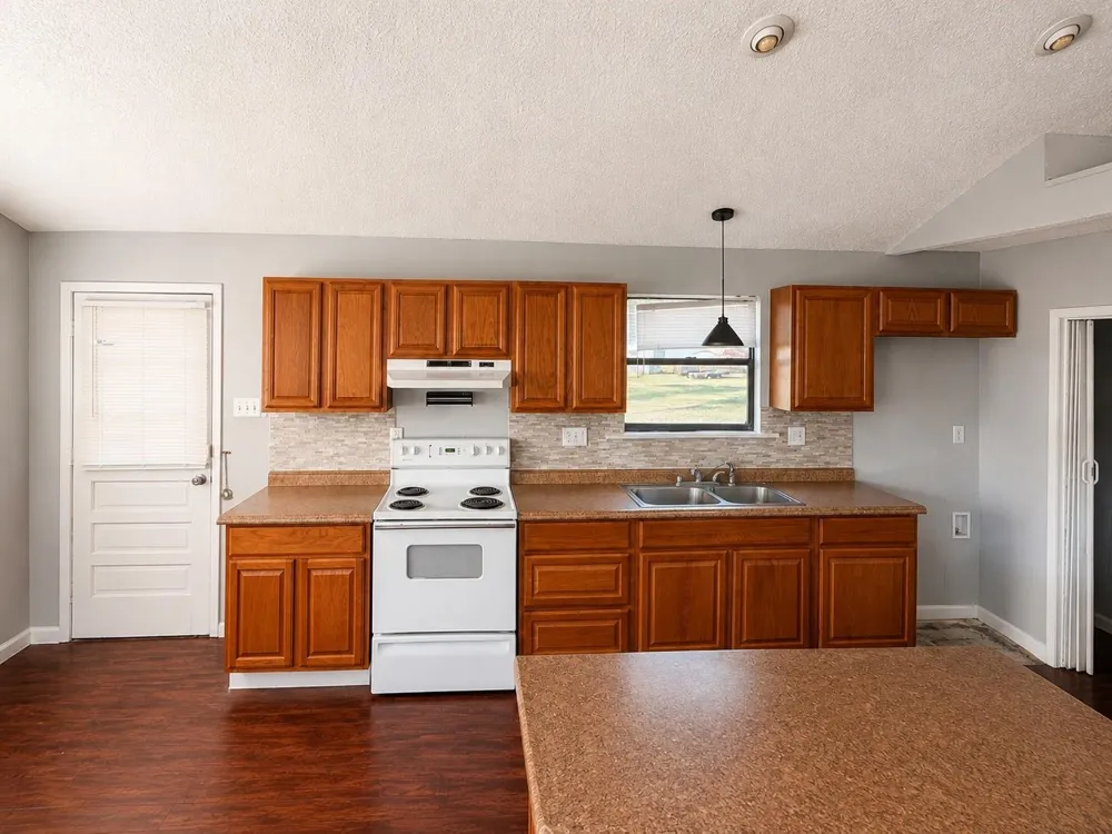 1036 15th Street Hempstead, TX 77445