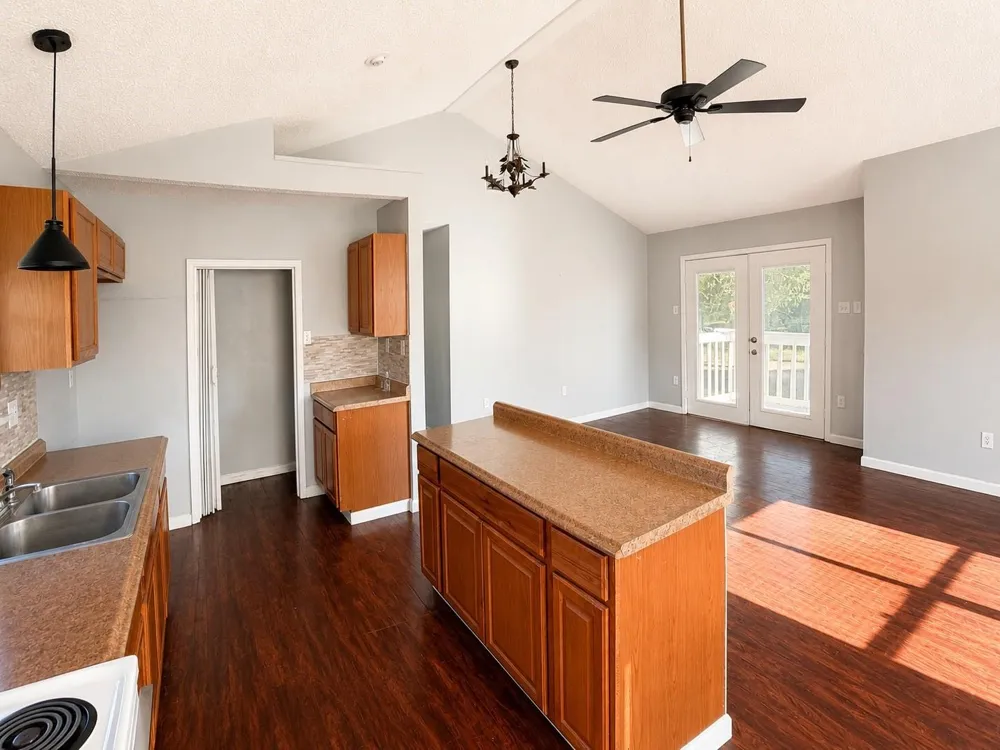 1036 15th Street Hempstead, TX 77445