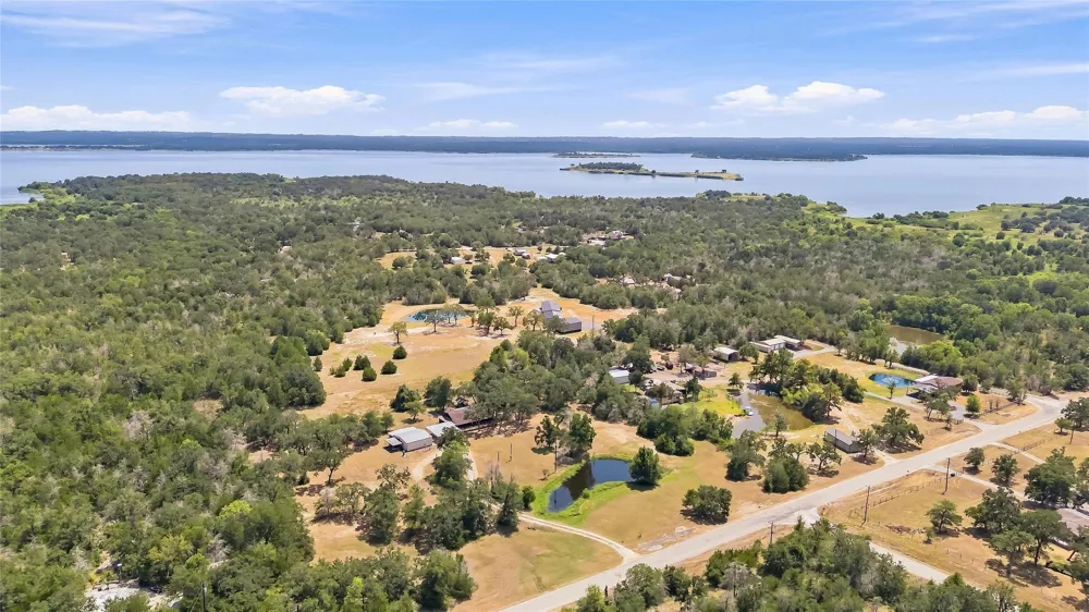 4797 County Road 416 Somerville, TX 77879
