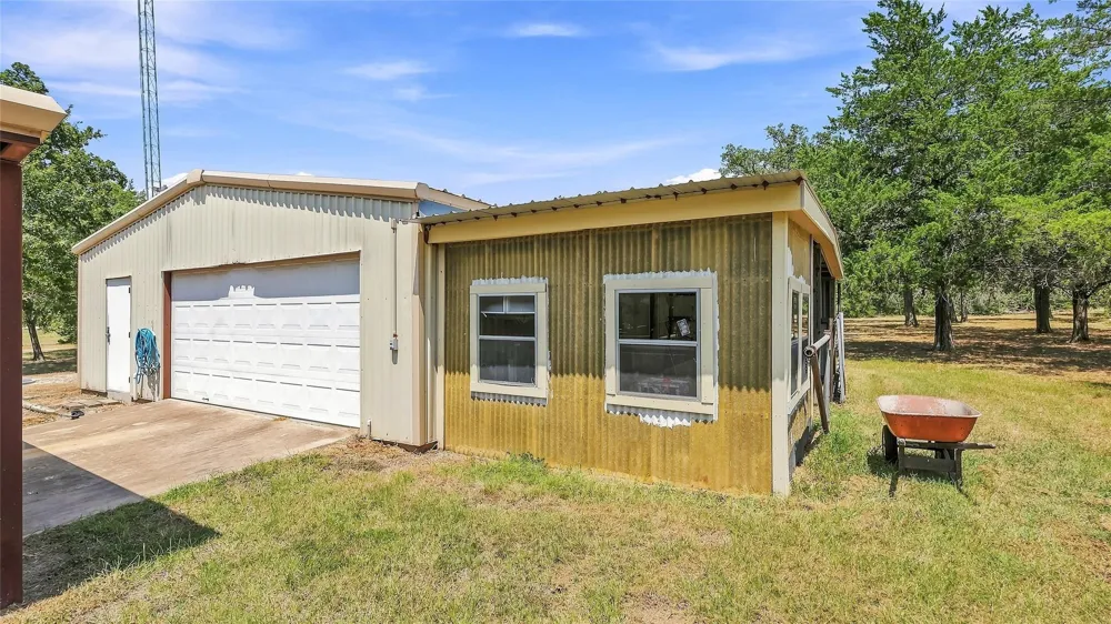 4797 County Road 416 Somerville, TX 77879