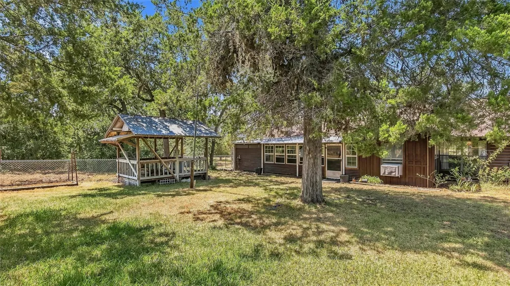 4797 County Road 416 Somerville, TX 77879