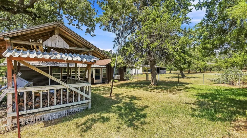 4797 County Road 416 Somerville, TX 77879