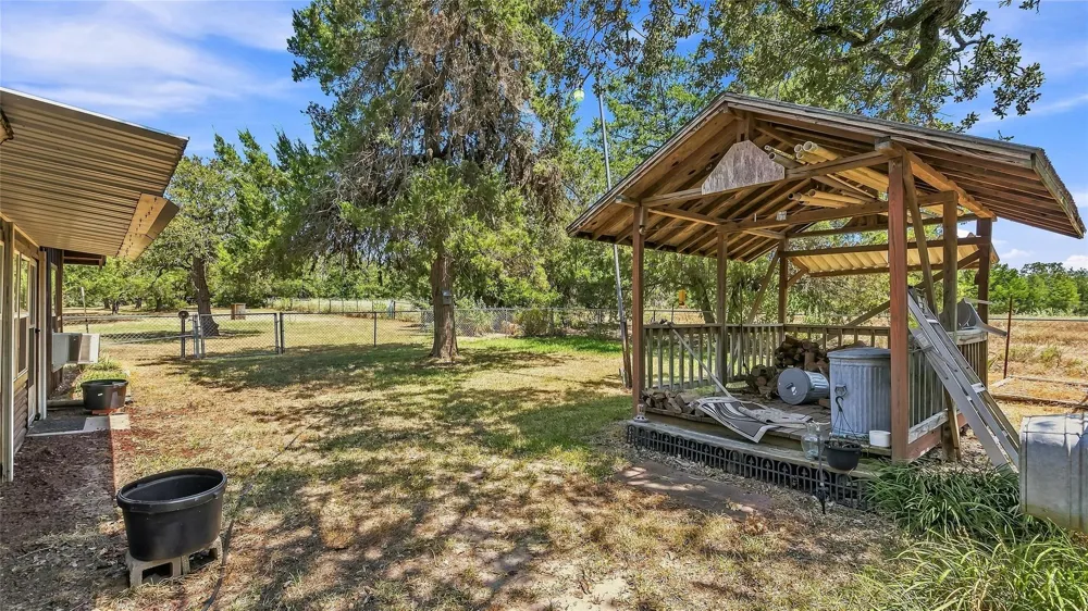 4797 County Road 416 Somerville, TX 77879