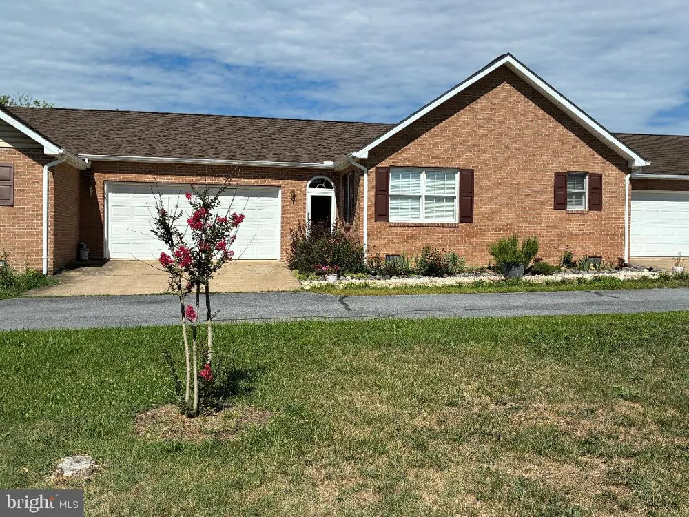 36 COURTNEY CIRCLE Strasburg, VA 22657