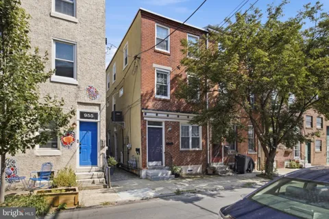 953 RANDOLPH STREET #2R