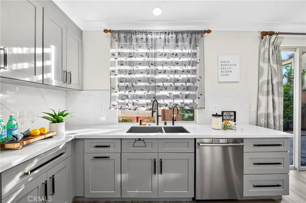 78 Melville Irvine, CA 92620