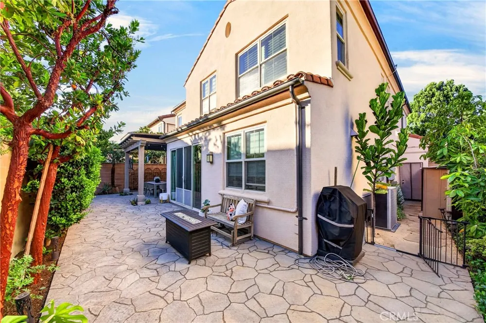 78 Melville Irvine, CA 92620