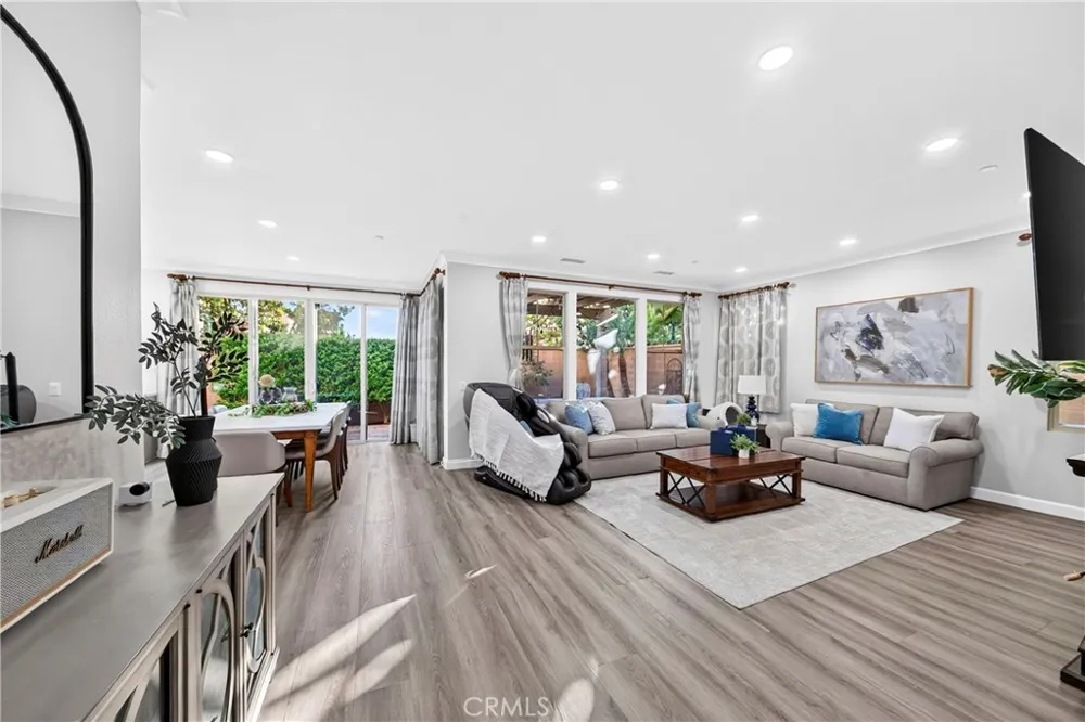 78 Melville Irvine, CA 92620