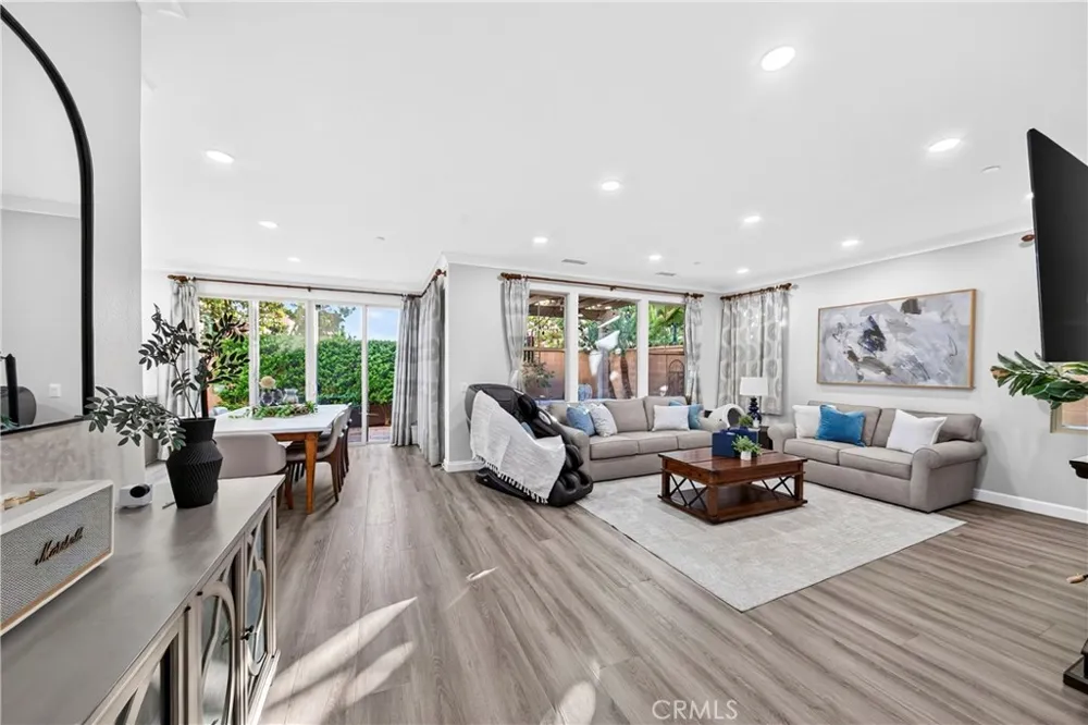 78 Melville Irvine, CA 92620